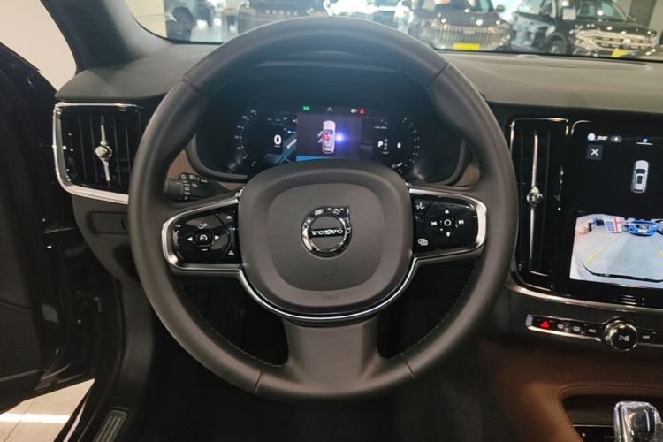 Used Volvo V90 2024 Cross Country B5 AWD Smart Range Edition Steering Wheel