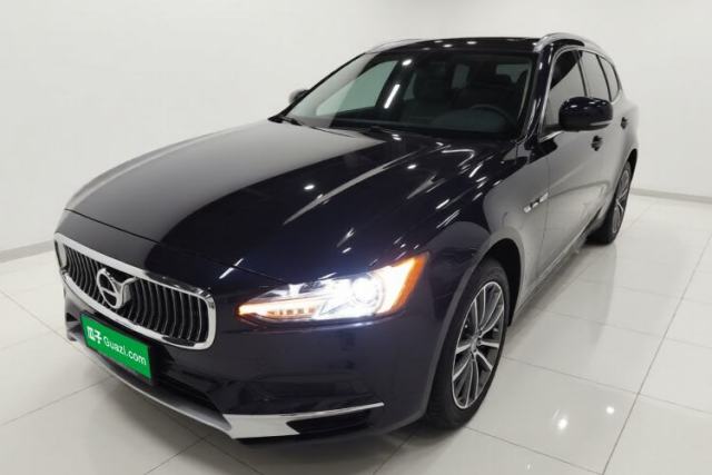 Used Volvo V90 2024 Cross Country B5 AWD Smart Range Edition