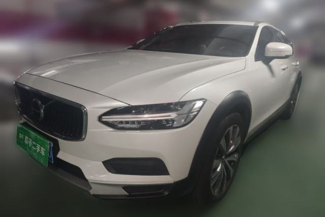 Used Volvo V90 2024 Cross Country B5 AWD Smart Range Edition