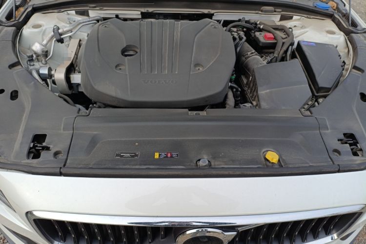 Used Volvo V90 2024 Cross Country B5 AWD Smart Range Edition Engine Bay
