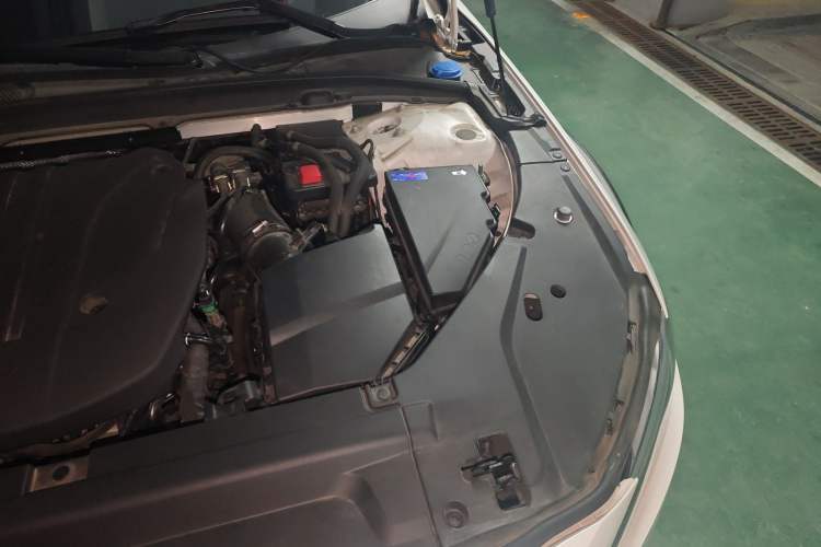 Used Volvo V90 2024 Cross Country B5 AWD Smart Range Edition Engine Bay Left