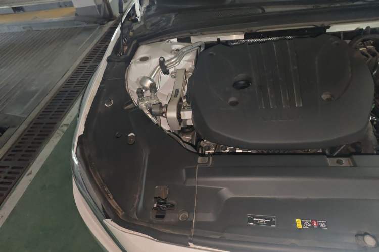 Used Volvo V90 2024 Cross Country B5 AWD Smart Range Edition Engine Bay Right