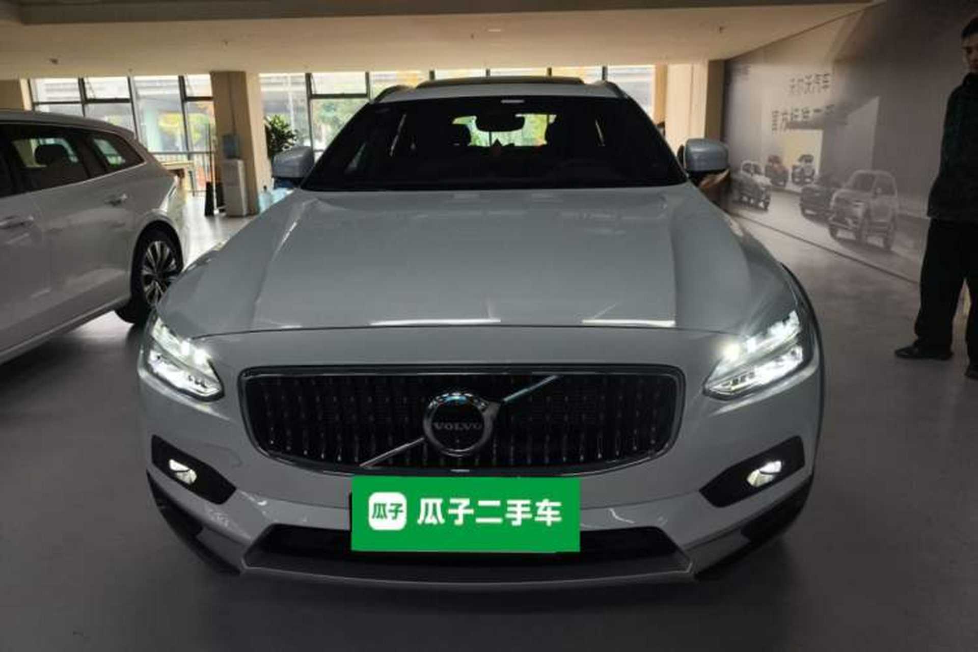 Used Volvo V90 2024 Cross Country B5 AWD Prestige Edition Front