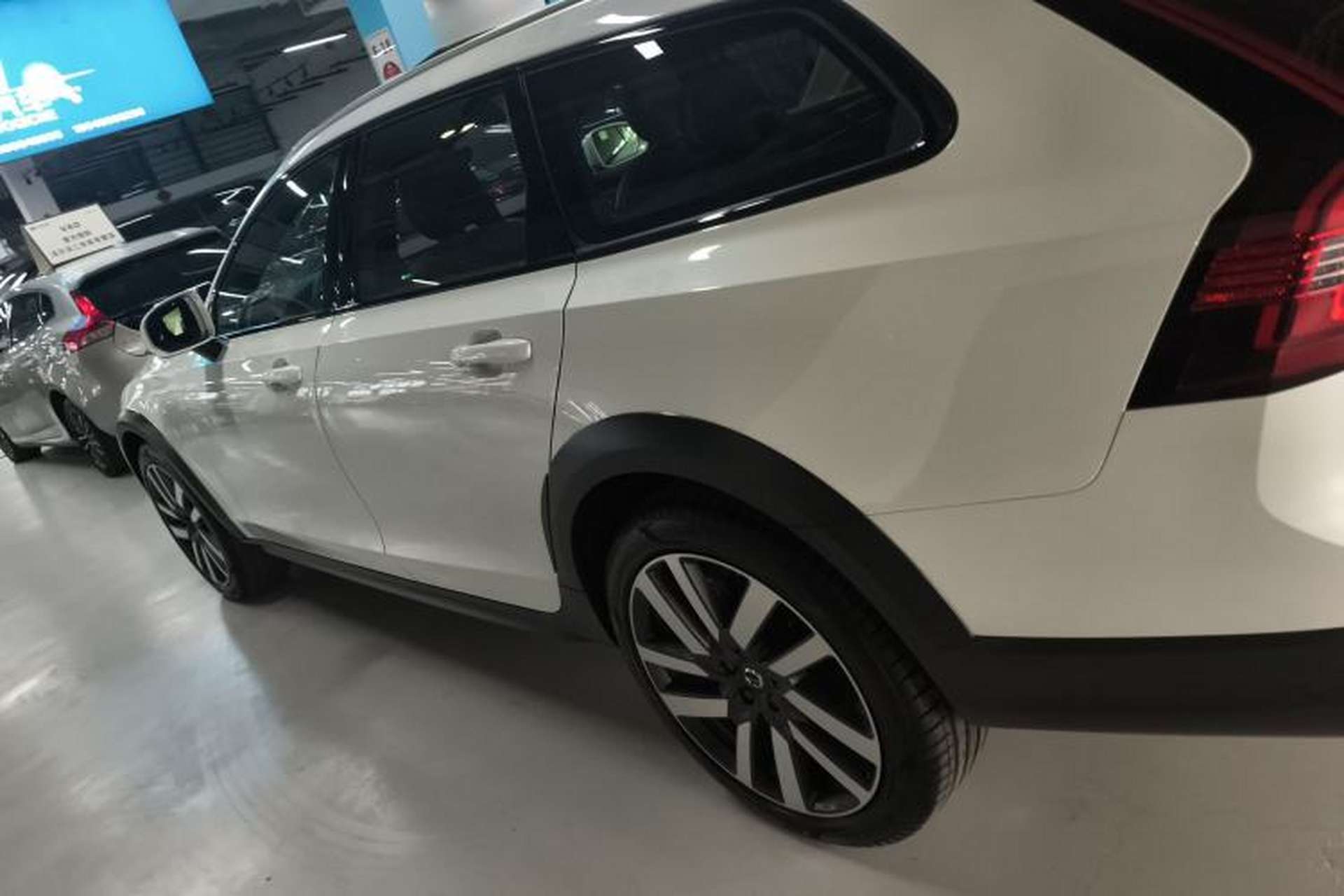 Used Volvo V90 2024 Cross Country B5 AWD Prestige Edition Left Side