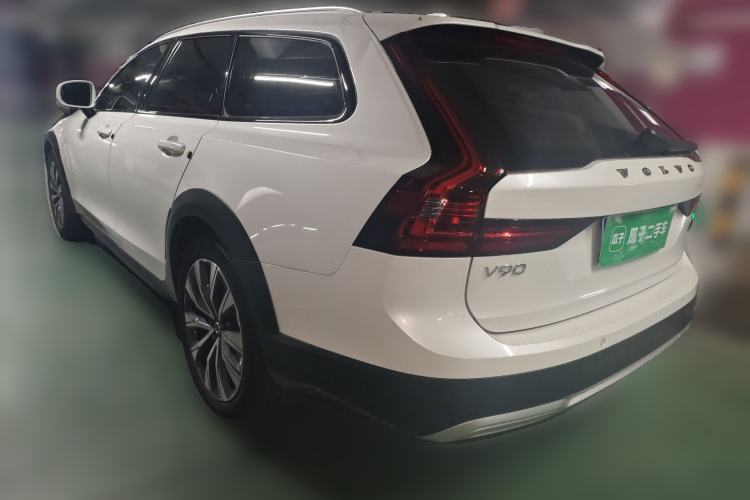 Used Volvo V90 2024 Cross Country B5 AWD Smart Range Edition Rear Left 45 Deg