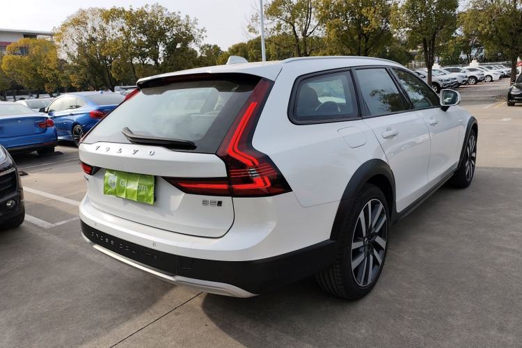 Used Volvo V90 2024 Cross Country B5 AWD Prestige Edition Rear Right 45 Deg