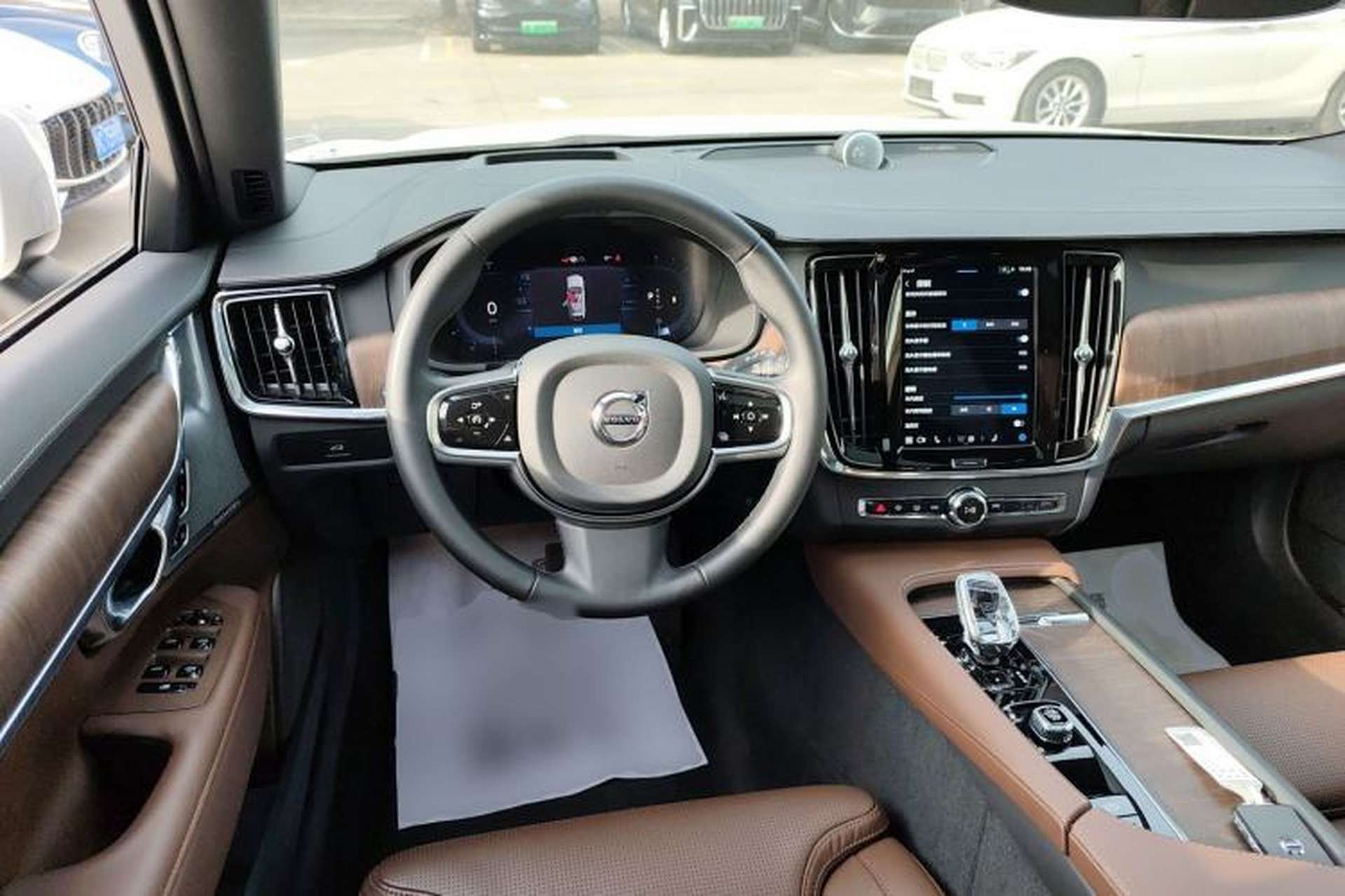 Used Volvo V90 2024 Cross Country B5 AWD Prestige Edition Steering Wheel