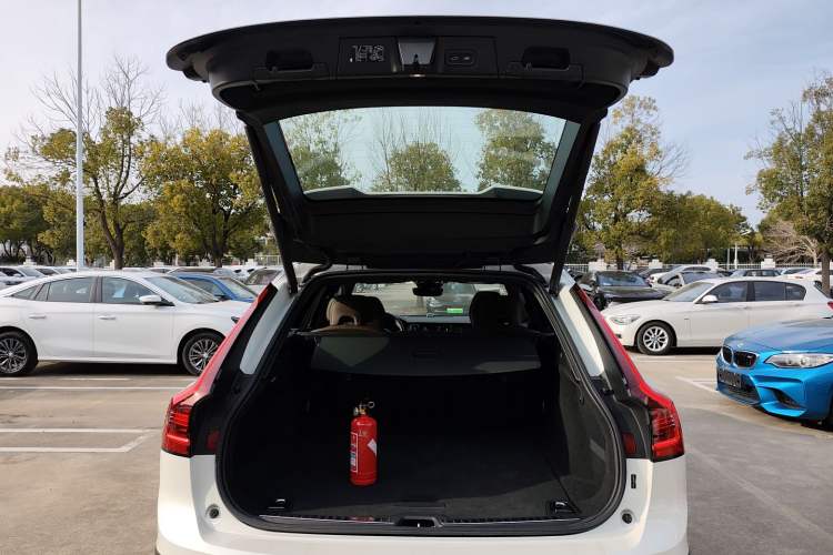 Used Volvo V90 2024 Cross Country B5 AWD Prestige Edition Trunk