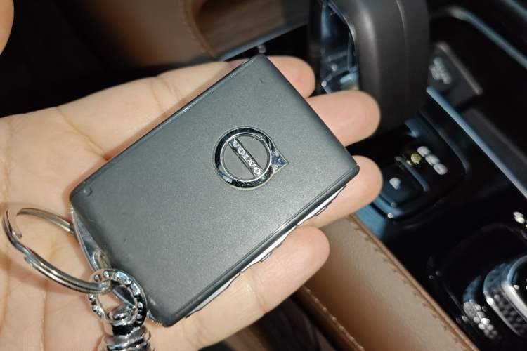 Used Volvo V90 2024 Cross Country B5 AWD Smart Range Edition Vehicle Key