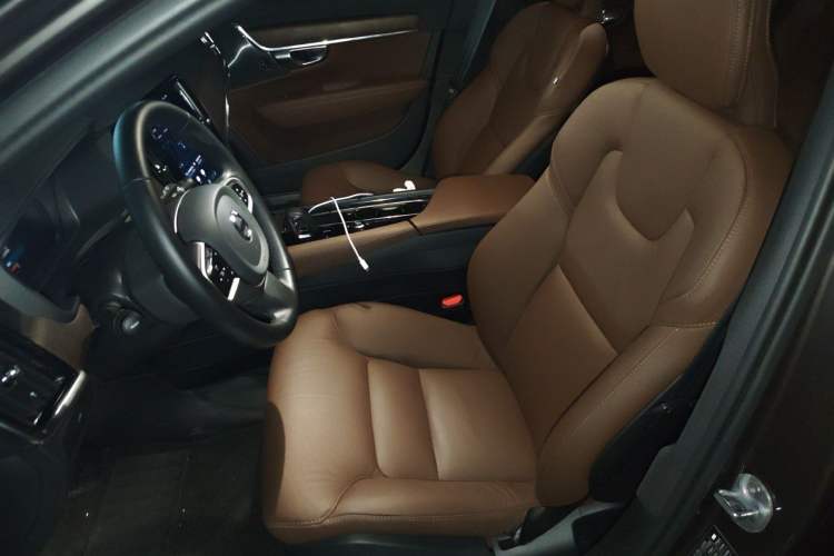Used Volvo V90 2025 Cross Country B5 AWD Smart Range Edition Left Front Seat