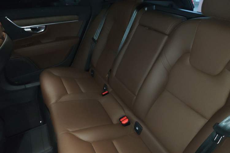Used Volvo V90 2025 Cross Country B5 AWD Smart Range Edition Left Rear Seat