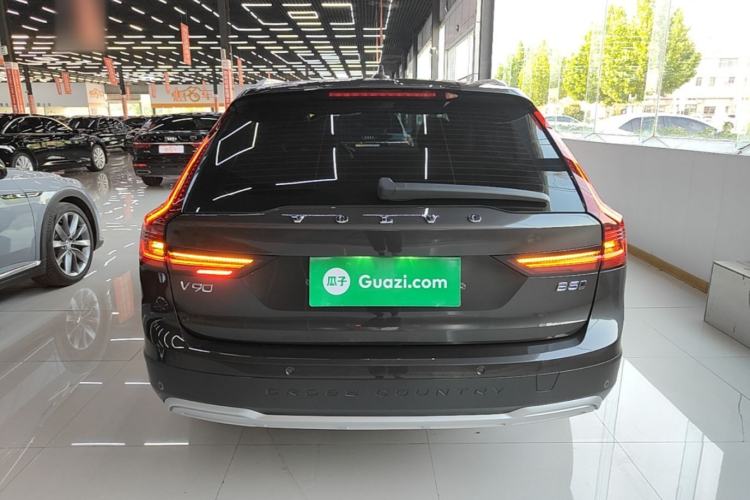 Used Volvo V90 2025 Cross Country B5 AWD Smart Range Edition Rear