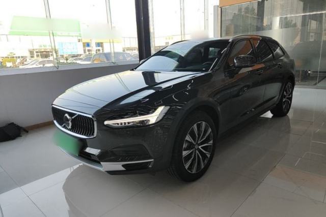 Used Volvo V90 2025 Cross Country B5 AWD Smart Range Edition