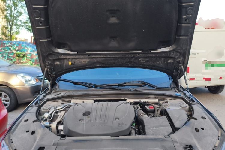 Used Volvo V90 2025 Cross Country B5 AWD Smart Range Edition Engine Bay