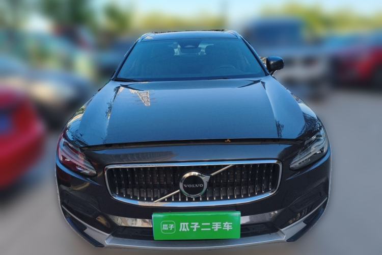 Used Volvo V90 2025 Cross Country B5 AWD Smart Range Edition Front