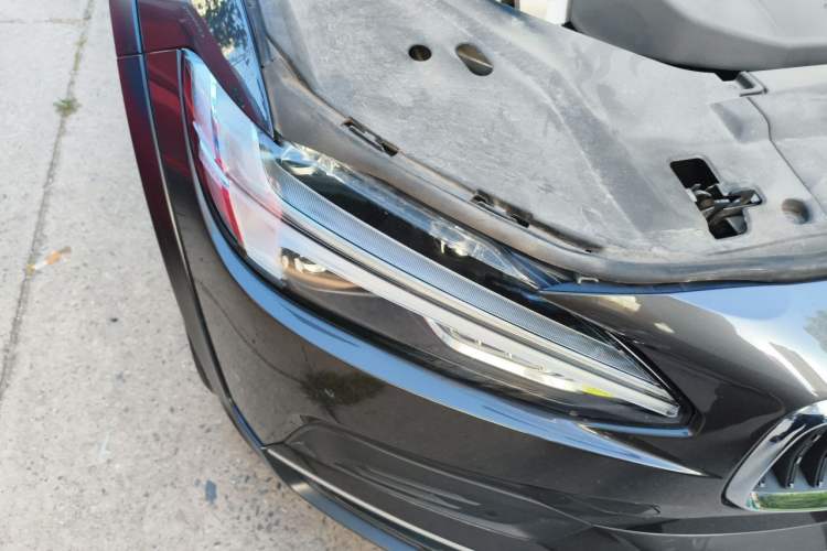 Used Volvo V90 2025 Cross Country B5 AWD Smart Range Edition Right Front Headlight