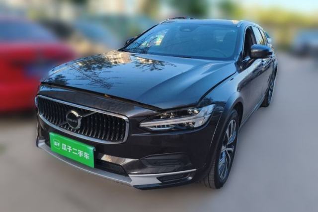 Used Volvo V90 2025 Cross Country B5 AWD Smart Range Edition