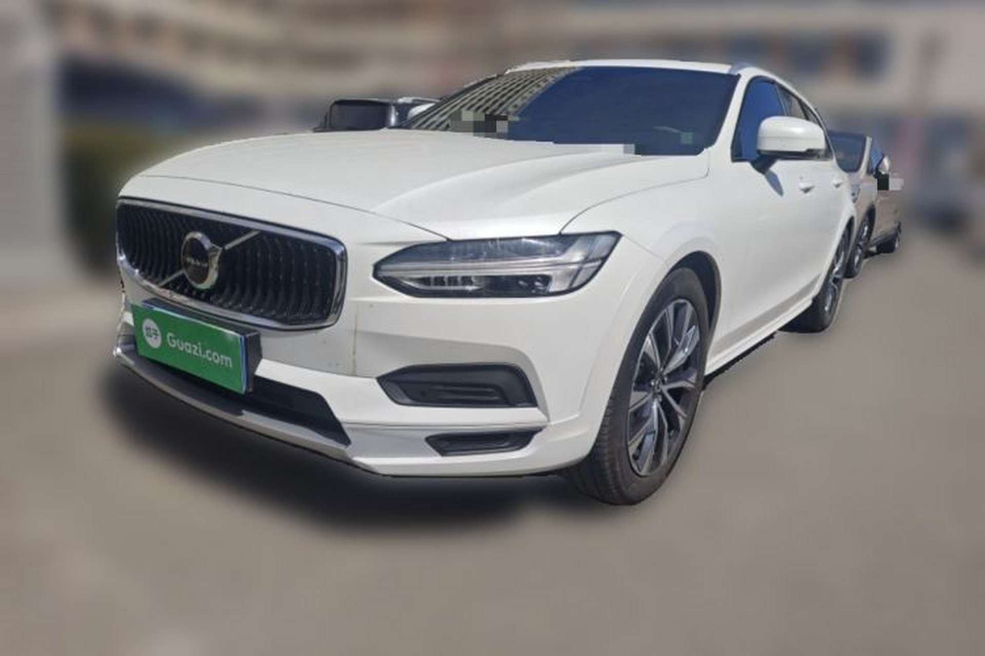 Used Volvo V90 2025 Cross Country B5 AWD Smart Range Edition Front Left 45 Deg