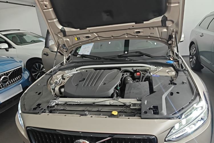 Used Volvo V90 2025 Cross Country B5 AWD Prestige Edition Engine Bay