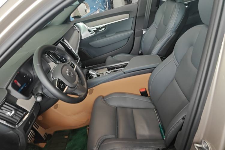 Used Volvo V90 2025 Cross Country B5 AWD Prestige Edition Left Front Seat
