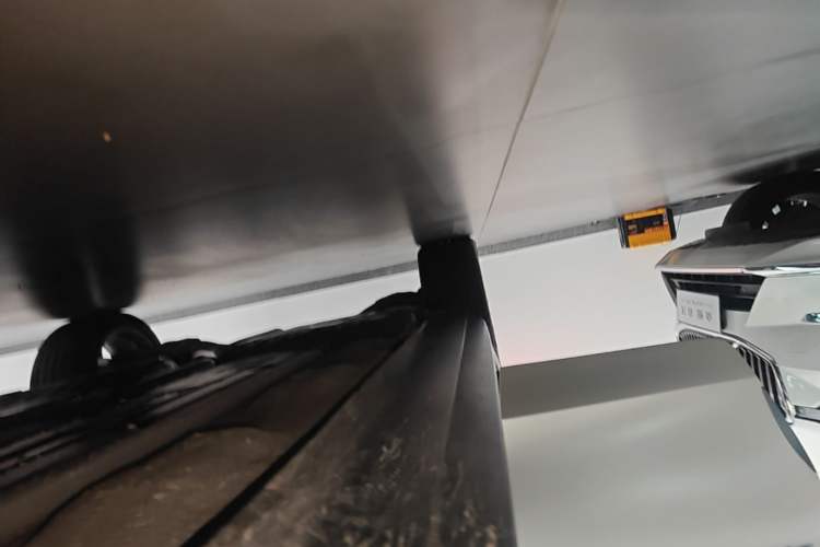 Used Volvo V90 2025 Cross Country B5 AWD Prestige Edition Right Side Sill