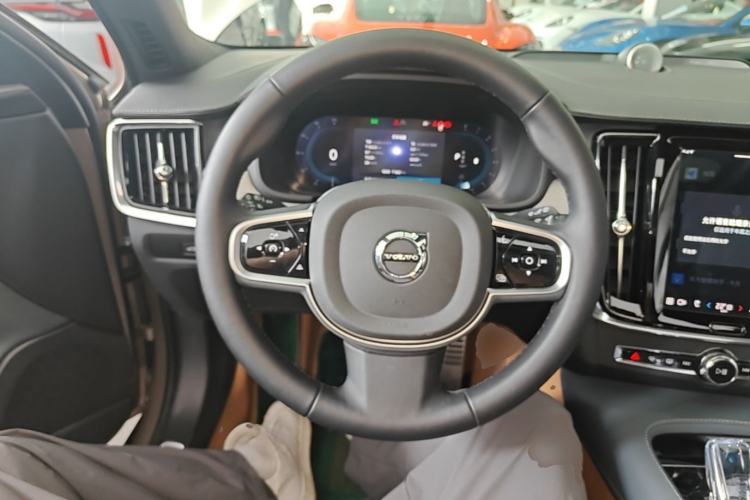 Used Volvo V90 2025 Cross Country B5 AWD Prestige Edition Steering Wheel