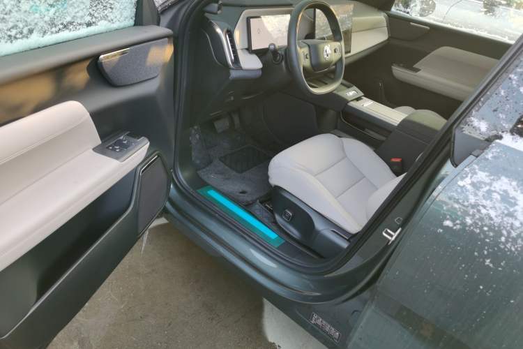 Used Volvo XC70 Plug-in Hybrid 2026 Model Four-Wheel Drive Long-Range Core Driver Seat