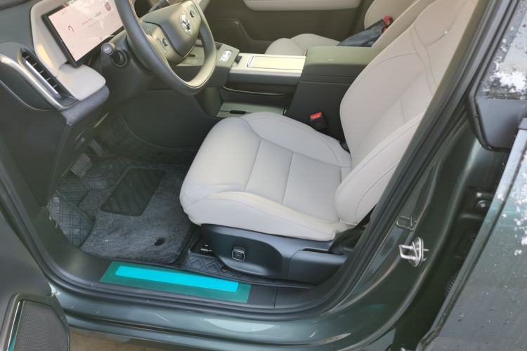 Used Volvo XC70 Plug-in Hybrid 2026 Model Four-Wheel Drive Long-Range Core Left Front Seat