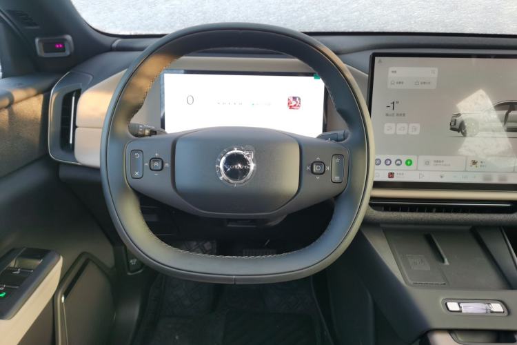 Used Volvo XC70 Plug-in Hybrid 2026 Model Four-Wheel Drive Long-Range Core Steering Wheel
