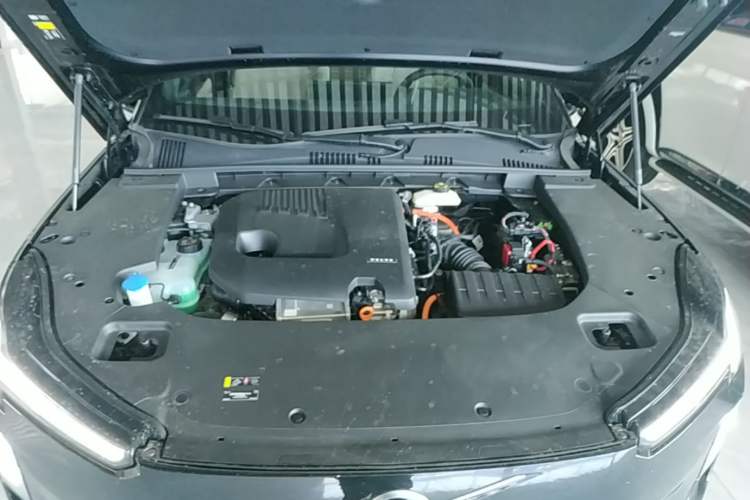 Used Volvo XC70 Plug-in Hybrid 2026 Model Four-Wheel Drive Long-Range Core Engine Bay