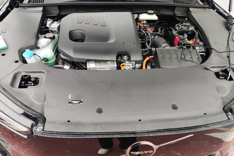 Used Volvo XC70 Plug-in Hybrid 2026 Model Two-Wheel Drive Long-Range Core Engine Bay