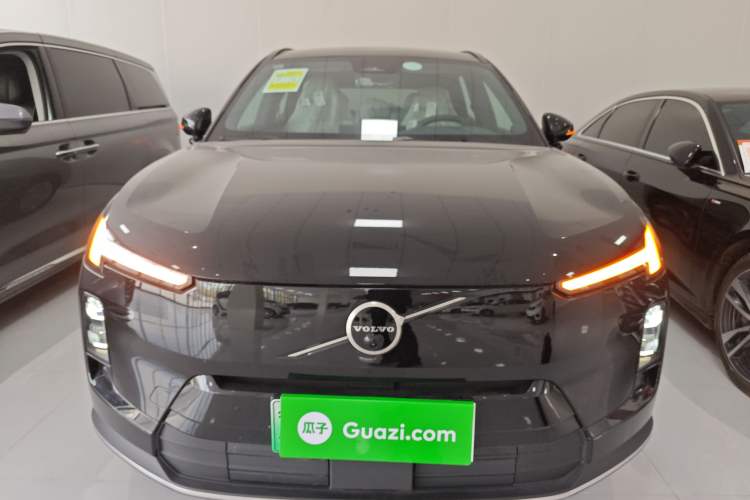 Used Volvo XC70 Plug-in Hybrid 2026 Model Four-Wheel Drive Long-Range Core Front