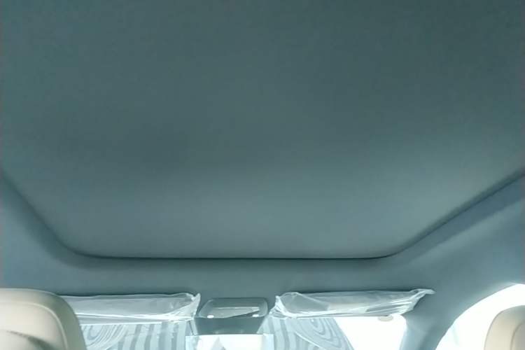 Used Volvo XC70 Plug-in Hybrid 2026 Model Four-Wheel Drive Long-Range Core Headliner