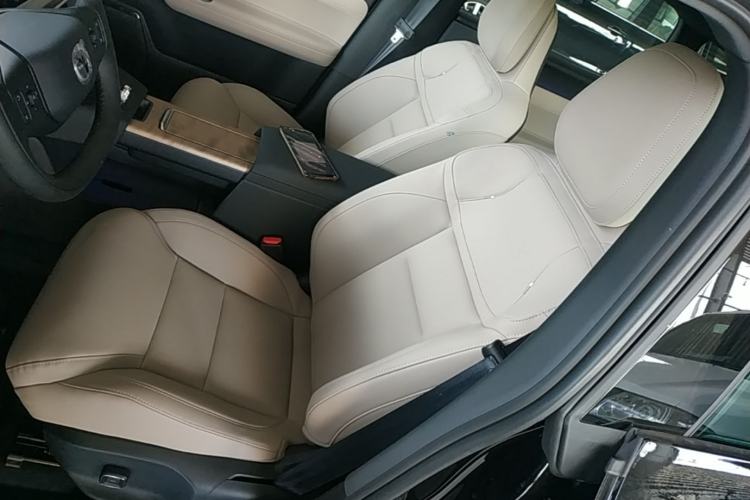Used Volvo XC70 Plug-in Hybrid 2026 Model Four-Wheel Drive Long-Range Core Left Front Seat