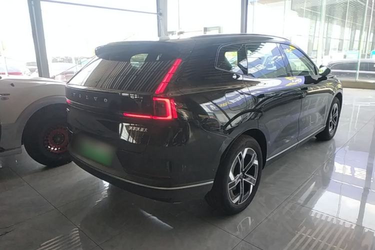 Used Volvo XC70 Plug-in Hybrid 2026 Model Four-Wheel Drive Long-Range Core Rear Right 45 Deg