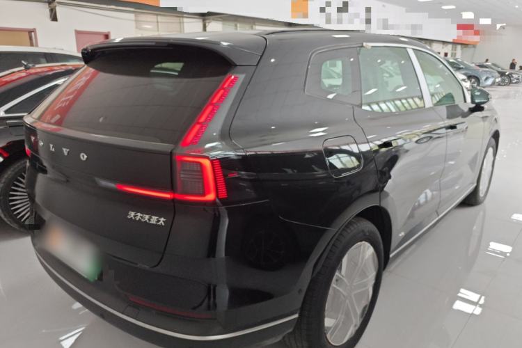 Used Volvo XC70 Plug-in Hybrid 2026 Model Four-Wheel Drive Long-Range Core Rear Right 45 Deg