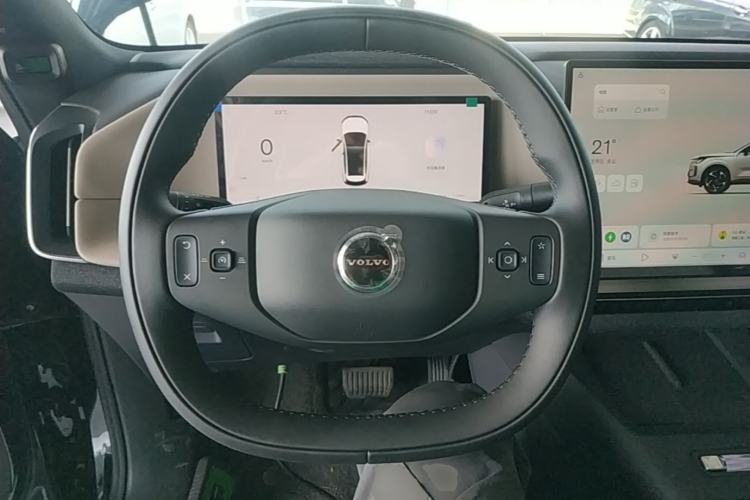 Used Volvo XC70 Plug-in Hybrid 2026 Model Four-Wheel Drive Long-Range Core Steering Wheel