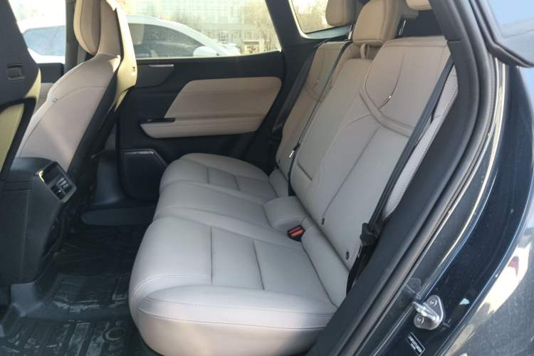 Used Volvo XC70 Plug-in Hybrid 2026 Model Four-Wheel Drive Long-Range Core Left Rear Seat