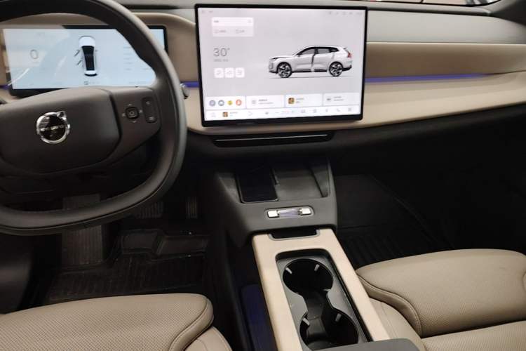 Used Volvo XC70 Plug-in Hybrid 2026 Model Four-Wheel Drive Long-Range Ultra Audio And AC Panel