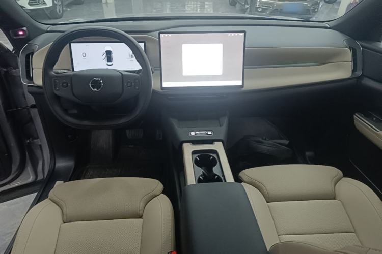 Used Volvo XC70 Plug-in Hybrid 2026 Model Four-Wheel Drive Long-Range Plus Center Console