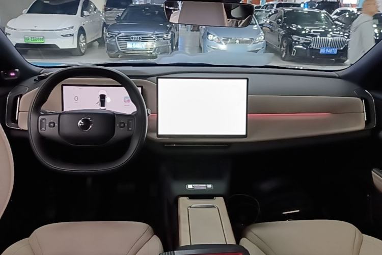 Used Volvo XC70 Plug-in Hybrid 2026 Model Four-Wheel Drive Long-Range Core Center Console