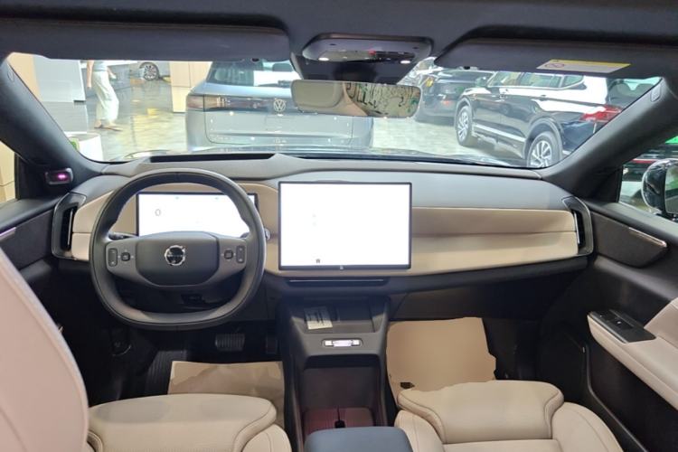 Used Volvo XC70 Plug-in Hybrid 2026 Model Four-Wheel Drive Long-Range Ultra Center Console