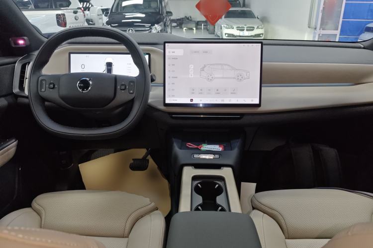 Used Volvo XC70 Plug-in Hybrid 2026 Model Four-Wheel Drive Long-Range Ultra Center Console