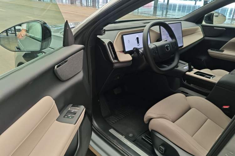 Used Volvo XC70 Plug-in Hybrid 2026 Model Four-Wheel Drive Long-Range Plus Driver Seat