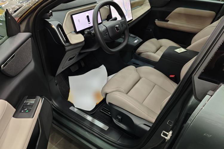 Used Volvo XC70 Plug-in Hybrid 2026 Model Four-Wheel Drive Long-Range Ultra Driver Seat