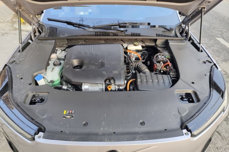 Used Volvo XC70 Plug-in Hybrid 2026 Model Four-Wheel Drive Long-Range Core Engine Bay