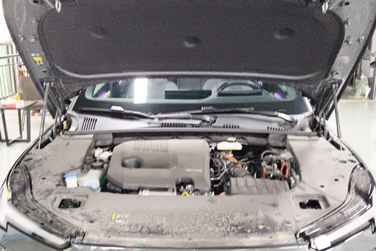 Used Volvo XC70 Plug-in Hybrid 2026 Model Four-Wheel Drive Long-Range Ultra Engine Bay