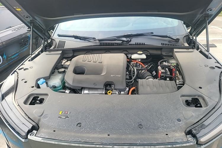 Used Volvo XC70 Plug-in Hybrid 2026 Model Four-Wheel Drive Long-Range Ultra Engine Bay