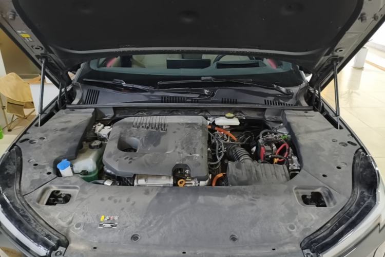 Used Volvo XC70 Plug-in Hybrid 2026 Model Four-Wheel Drive Long-Range Ultra Engine Bay