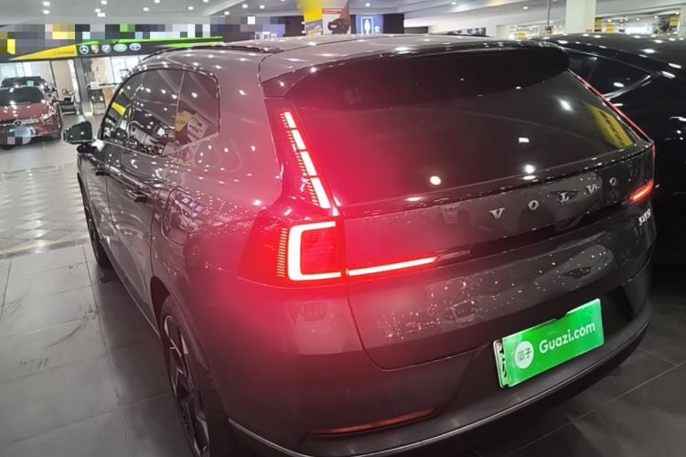 Used Volvo XC70 Plug-in Hybrid 2026 Model Four-Wheel Drive Long-Range Plus Exterior 2